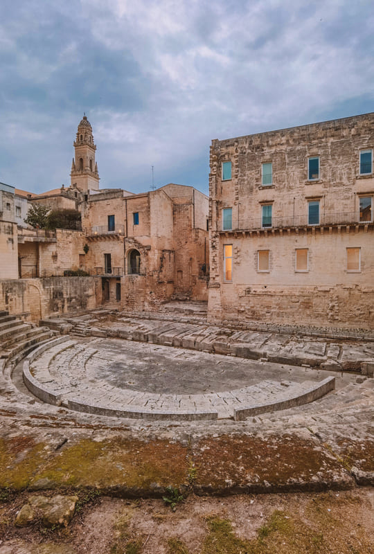 Cosa fare e vedere a Lecce: luoghi imperdibile nella capitale del Barocco 3 teatro romano lecce