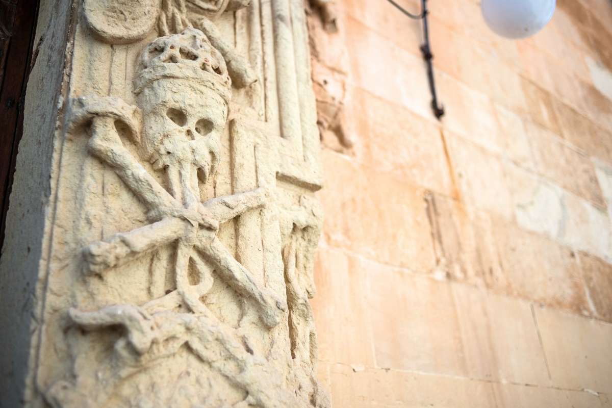 Visitare Soleto: Storia, monumenti e spiagge vicine 8 soleto dettagli chiesa