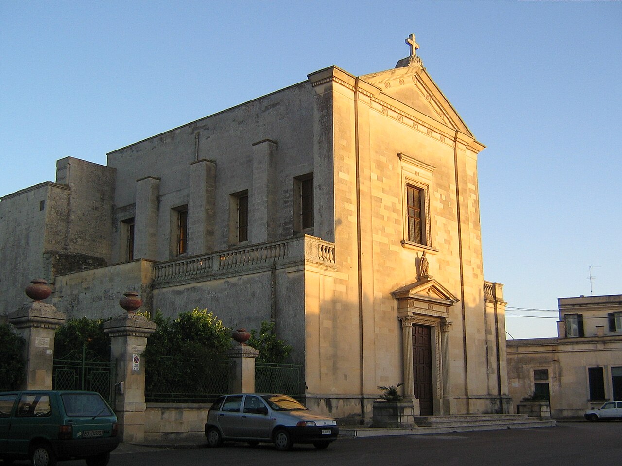 Cursi, il borgo della pietra leccese in Salento: cosa vedere e dintorni 4 Chiesa e convento degli Agostiniani