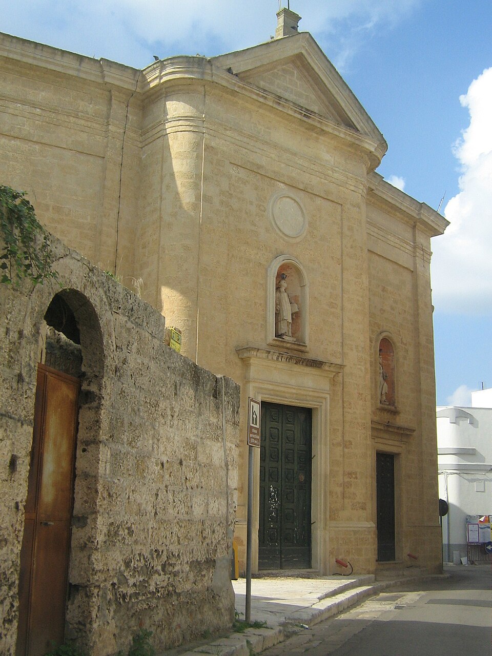 Miggiano (Salento): guida al borgo, cosa vedere e come arrivare 3 Chiesa madre di San Vincenzo martire