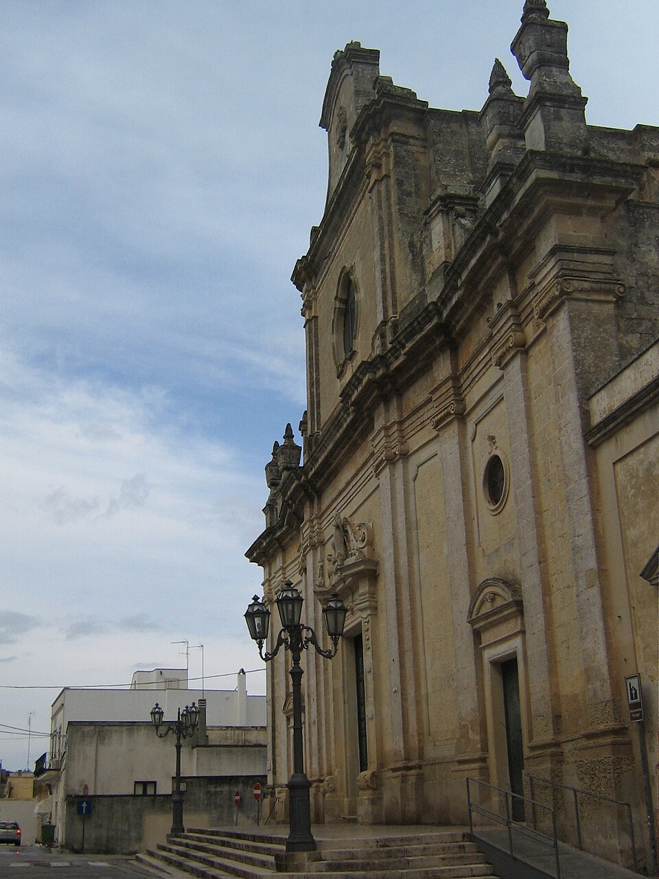 Spongano: cosa vedere nel borgo salentino dei menhir, dei palazzi baronali e dei fuochi d’inverno 2 Chiesa_Madre_di_Spongano